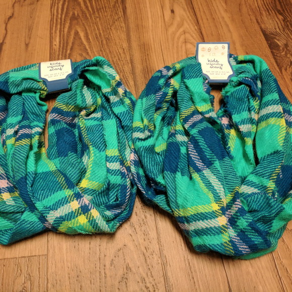 2 pcs Kid Infinity Scarf - Green - Picture 2 of 6